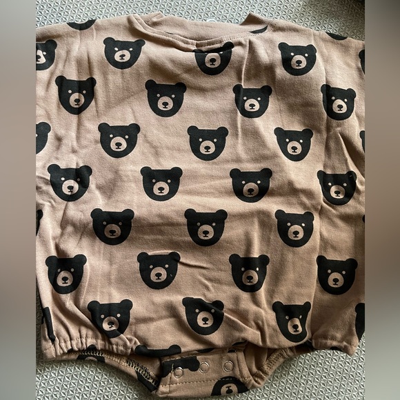 Bear Onsie with Pockets - Picture 2 of 4